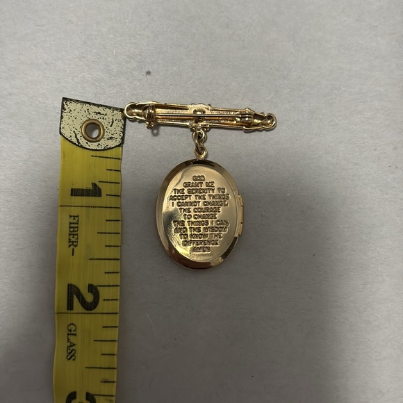 Serenity prayer gold tone locket brooch pin - Picture 4 of 5